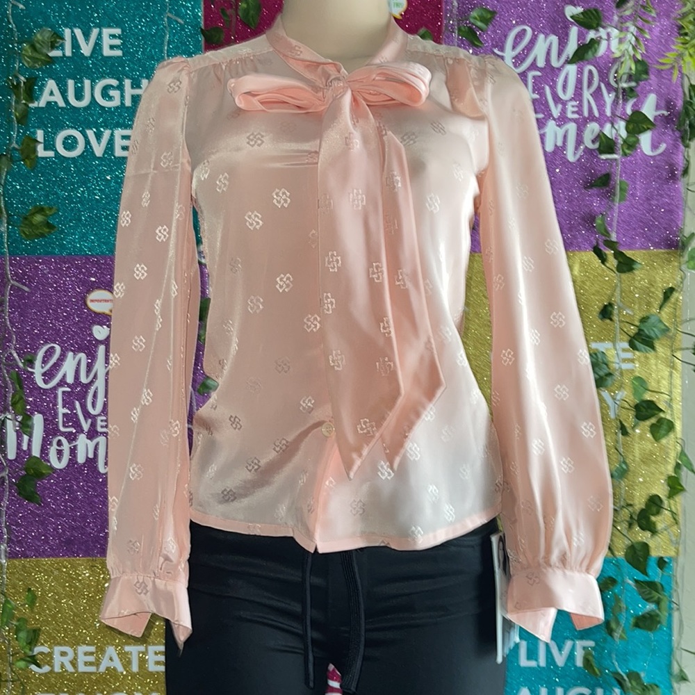 Peach Blouse size small Long Sleeves Tie in the front